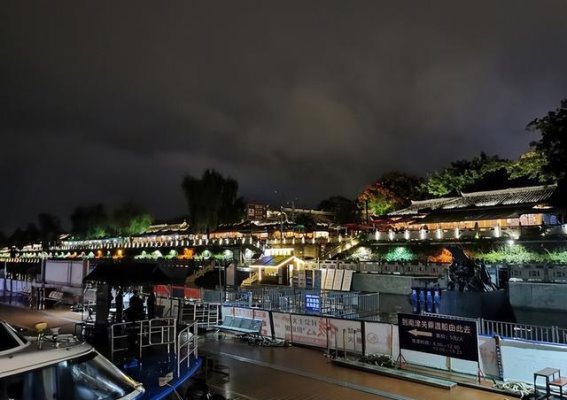 阳朔西街夜游：在灯火辉煌中感受不一样的浪漫