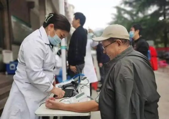 肝硬化患者的健康管理：李医生的建议让程大伯松了一口气