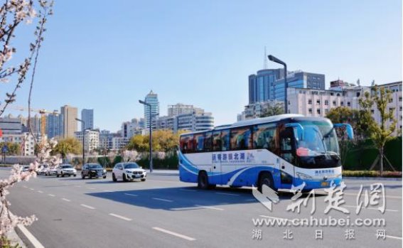 茅箭区旅游专线车正式开通，推动全域旅游发展新篇章