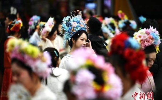 2024年中国城市文旅“热浪”：美食、影视与传统的全球热潮