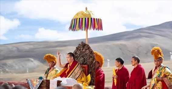 藏传佛教两大活佛：“达赖”与“班禅”权谋演绎