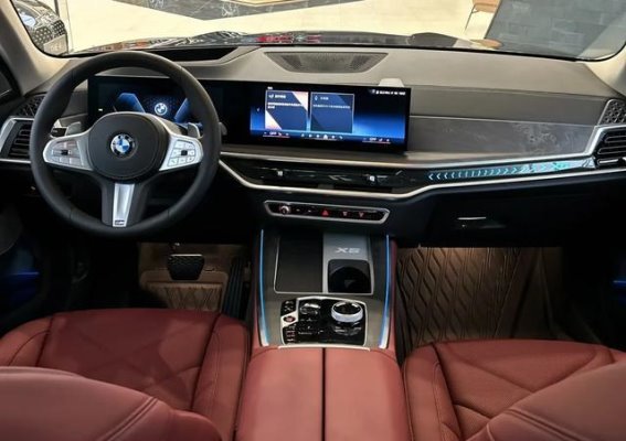 选择汽车，面子与实用的抉择：宝马X5与问界M9的深度对比