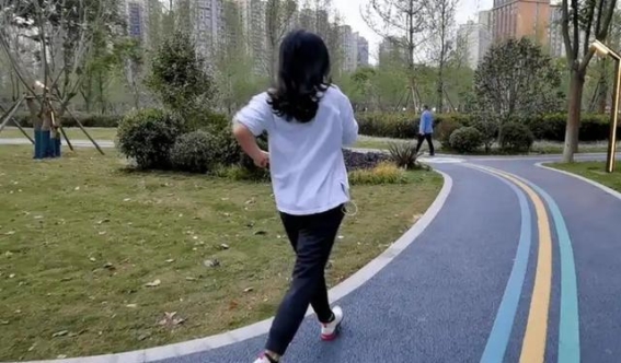 45岁贵州女子乳腺手术顺利，五年后因忽视两件事复发不治，医生提醒警惕细节