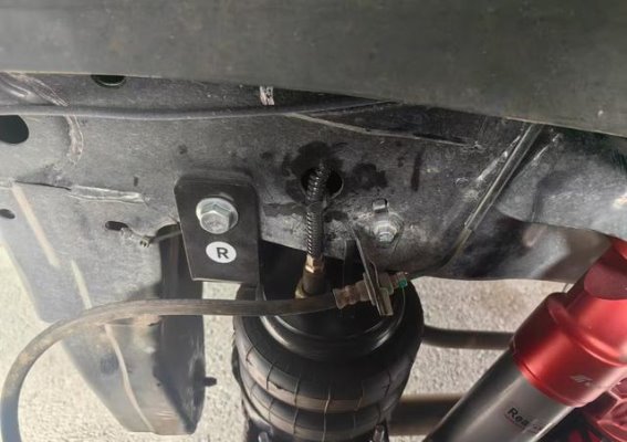 日产纳瓦拉与AIRBFT4x4辅助承载气囊的完美融合