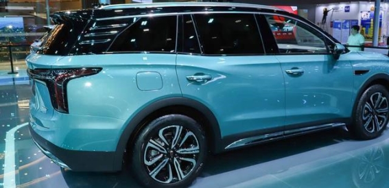 红旗HS7 PHEV降价至26万，豪华插混SUV能否撬动市场格局？