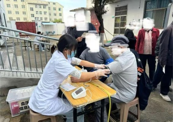 马庄镇卫生院持续开展老年人健康查体活动，守护长辈健康