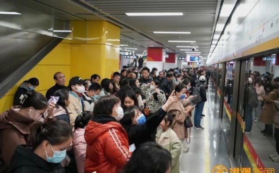 乘坐南昌地铁，踏上春日之旅