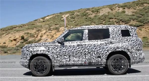 全新三菱帕杰罗大变身：方盒子设计与未来电动化趋势