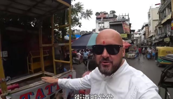 得罪了10亿印度人后，英国博主转战中国，发生了戏剧性反转