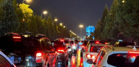 猛踩油门和佛系起步哪个更伤车？老司机一语道破真相