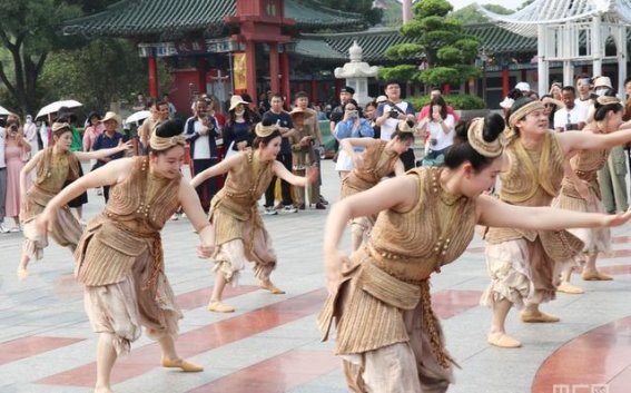 非遗的重生：江西传统技艺的现代转型与跨界创新
