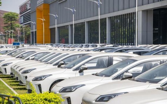 新能源汽车：引领绿色出行新风尚