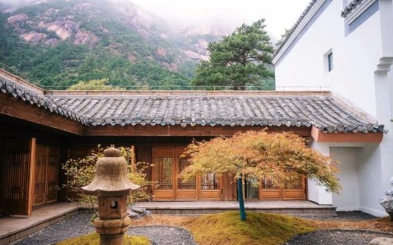 黄山旅行全攻略：探索奇松、云海与温泉之美