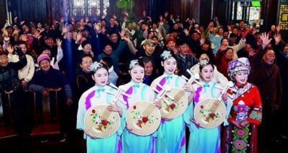 感受冬日的温暖与热情：一场冰雪盛宴的奇妙之旅
