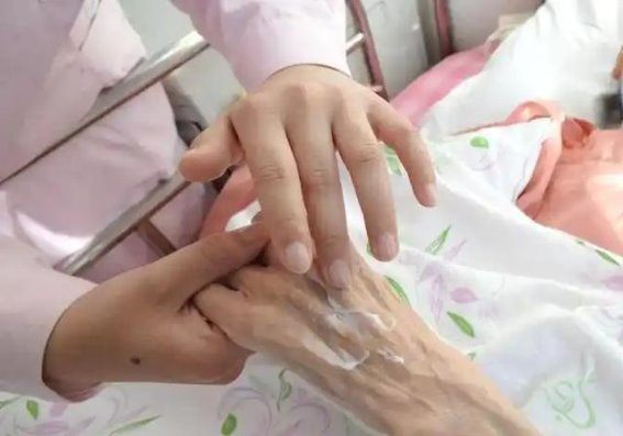 冬季皮肤异常的四大信号，或许是癌症的预兆