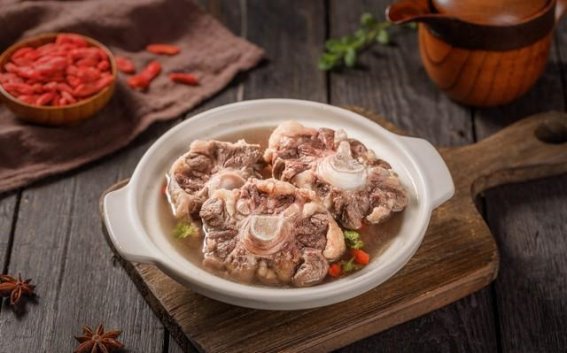 高胆固醇人群如何正确食用排骨？医生提醒这8个细节