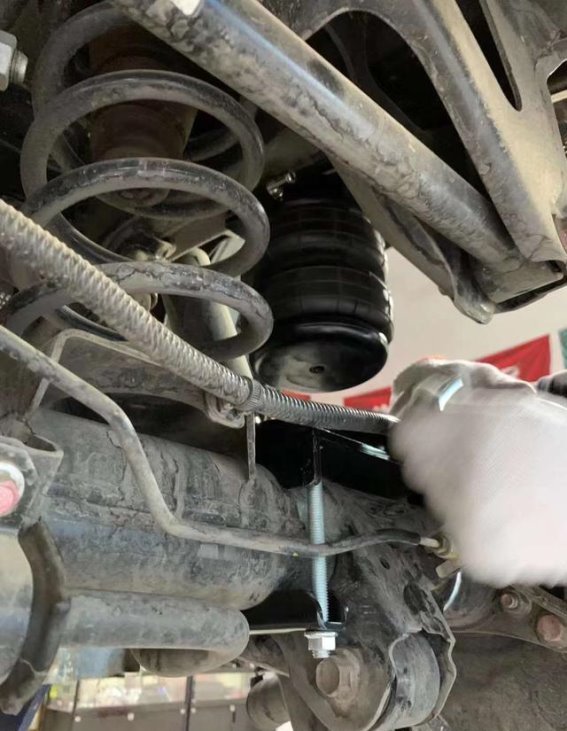 坦克500辅助承载气囊：为长途越野与房车拖挂带来更佳体验