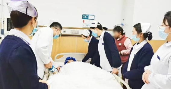 西乡县人民医院神经外科成功救治脑干脓肿患者，展现医者仁心与精湛技艺
