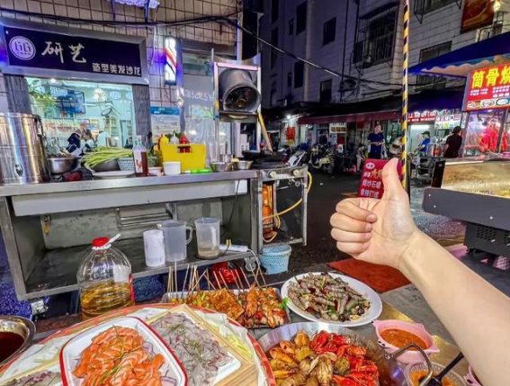 去南宁夜市大排档，我发现了这些让人留连忘返的特色！