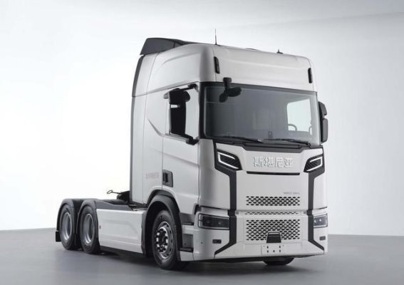 斯堪尼亚国产化特供版揭晓：中文标识引领设计新潮流