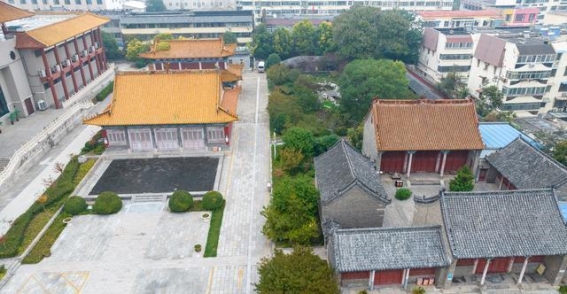 济宁铁塔：千年不锈的神奇与历史的守护者