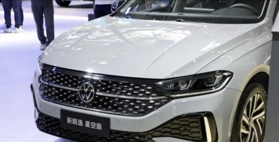 朗逸价格跳水引热议，德系家轿在新能源浪潮下的“体面低头”