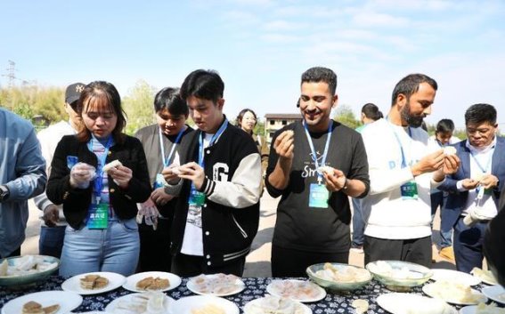 梁平柚：跨越国界的绿色桥梁