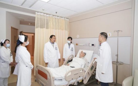 六旬女子体检发现颅内肿瘤，精准手术助其康复