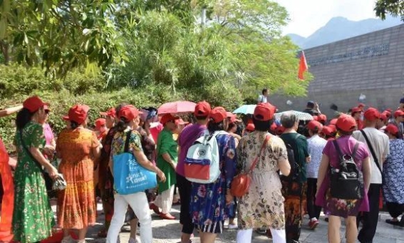 中老年旅行避雷指南：5大常见误区，如何避免花冤枉钱