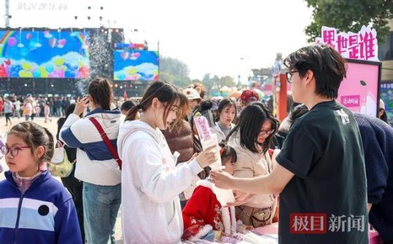 武汉欢乐谷三八妇女节活动精彩纷呈，为女性献上特别福利