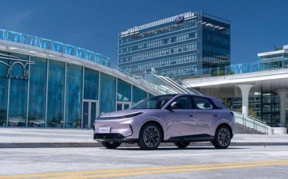 极狐T1：超越预期的A0级家庭纯电车