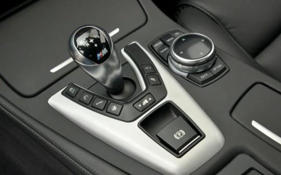 F10 M5：涡轮V8与手动挡的告别