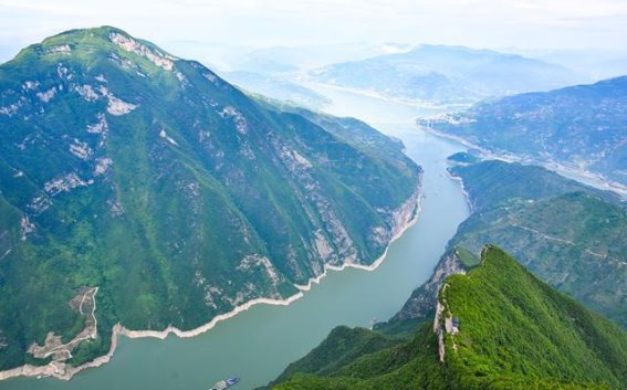 长江瞿塘峡夏日风光
