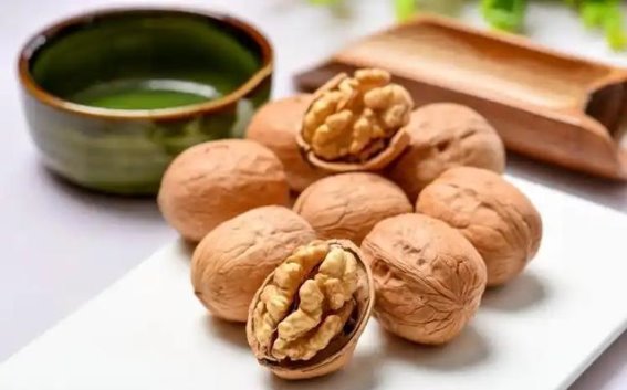 核桃究竟是升血脂还是降血脂？医生解答你心中的疑惑