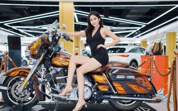 万家丽名车中心：车模与豪车的邂逅，长沙消费新体验