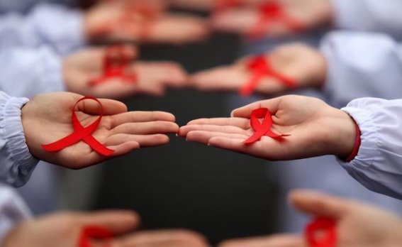 不容忽视的防护意识：一名青年艾滋感染者的警示