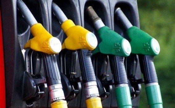 国内油价上调：95号汽油迈入“8元时代”的深远影响