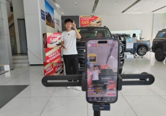 铁西北二路：汽车文化的盛大起航