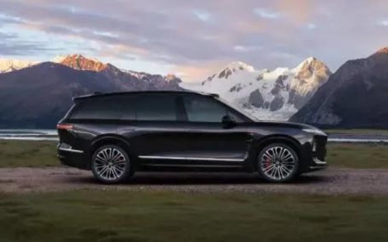 蔚来新ES8降价12万：市场压力中的战略选择