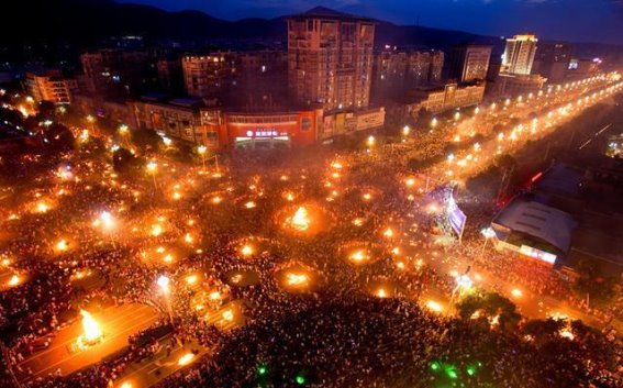 《热情夏日，彝族火把节引爆西昌！参与指南与文化体验一览》