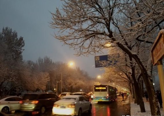 春雪如约而至，京城迎接冬春交替