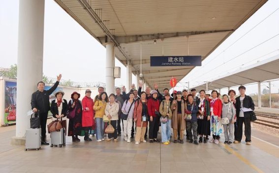踏青春游，滇南诗画行——昆明铁路开启别样春日之旅