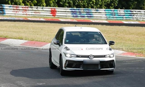 新款高尔夫R谍照曝光 动力与运动设计全面升级