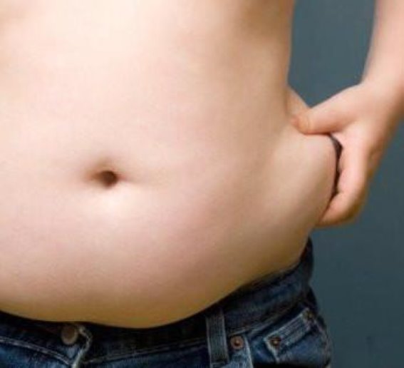 男性衰老的四大信号：两处增大，两处缩小，你若全无仍年轻