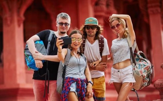 中国菜市场的魅力：外国游客的新宠