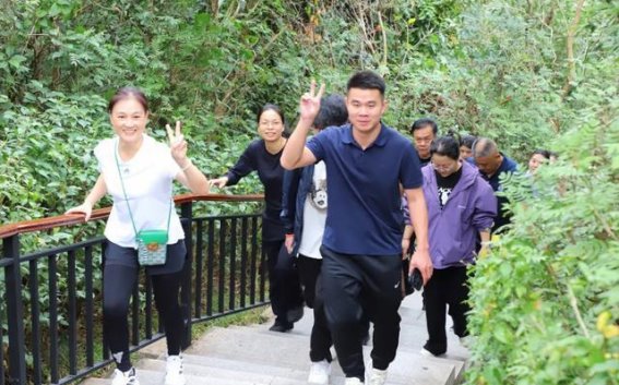 元宵登高共团结，三亚公安的凝心聚力之旅