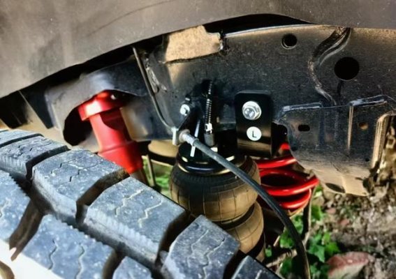 江铃大道气囊改装：应对负重挑战，优化停车空间