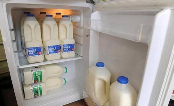 冰箱里的牛奶，放多久就不能喝了？这些细节决定了牛奶的保质期