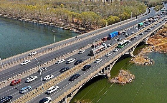清明假期出行潮：7.9亿人次背后，铁路与乡村旅游的崛起