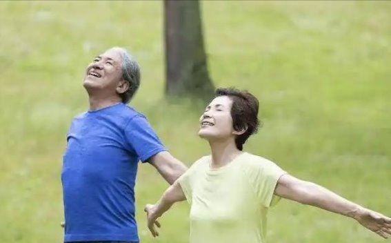散步真的能降血压吗？最新研究揭示更有效的降压方式